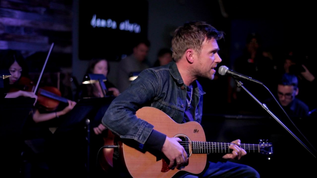 Damon Albarn Performs Gorillaz' "El Mañana" at YouTube and SPIN's Sundance Showcase (Snippet)