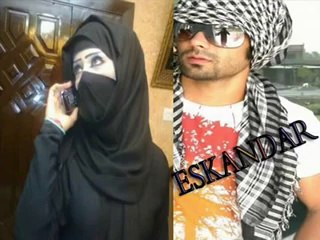Funny call between a Saudi woman and Pakistani man.