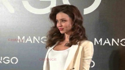 Miranda Kerr quiere descubrir su bisexualidad