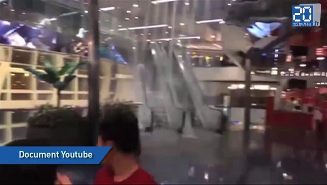 Un orage de grêle inonde un centre commercial à Hong Kong