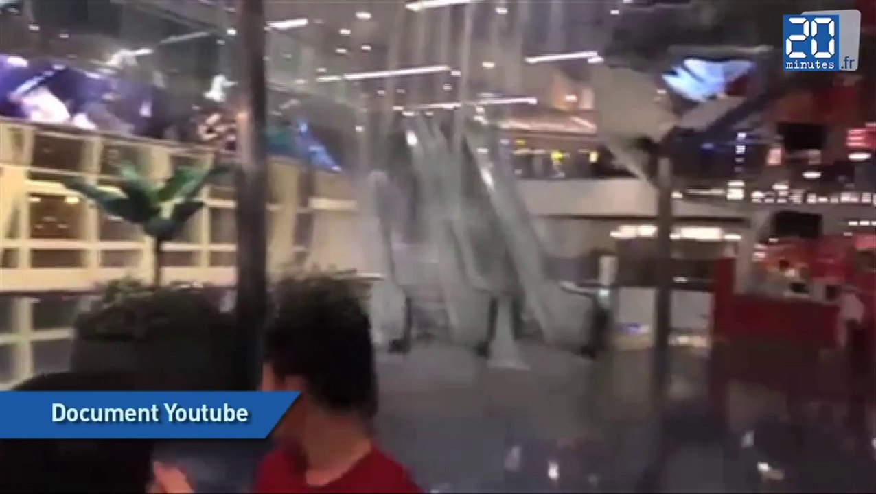 Un orage de grêle inonde un centre commercial à Hong Kong