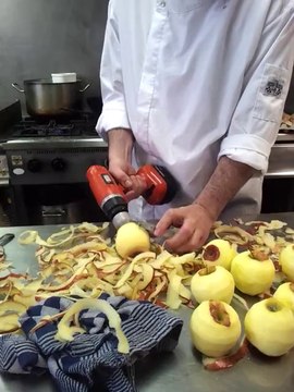 Eplucher des pommes à la perceuse