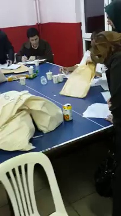 BÖYLE BİR SEÇİM OLABİLİR Mİ KİMİN ELİ KİMİN CEBİNDE BELLİ DEĞİL...