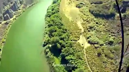 Kamyondan Paraşütle Atlayan Manyaklar