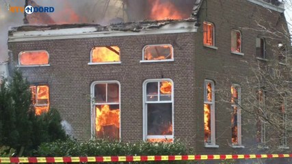 Felle brand legt boerderij Siddeburen in de as - RTV Noord