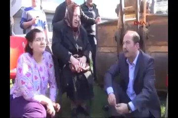 Kepçenin önüne oturdu, parkı kurtardı