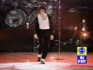 Michael Jackson  Moonwalk Live