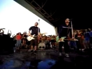 Blink 182's All the Small Things 🎸