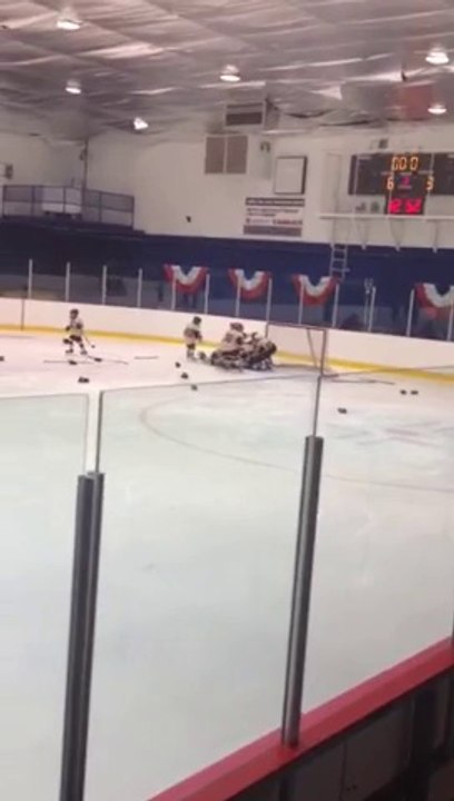 ambiance surevoltée des parents et de nos champions trop beaux qui se préciîtent sur leur gardien