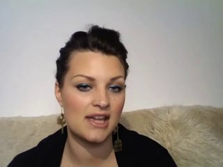 Tips on becoming a make-up artist.