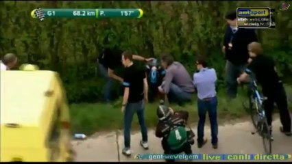 Ian Stannard crashing into concrete in Gent Wevelgem 2014