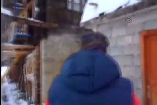 Karda mahsur kalan yaralıyı offroad ekibi kurtardı