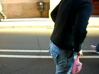 seb montre son cul en pleins barcelone