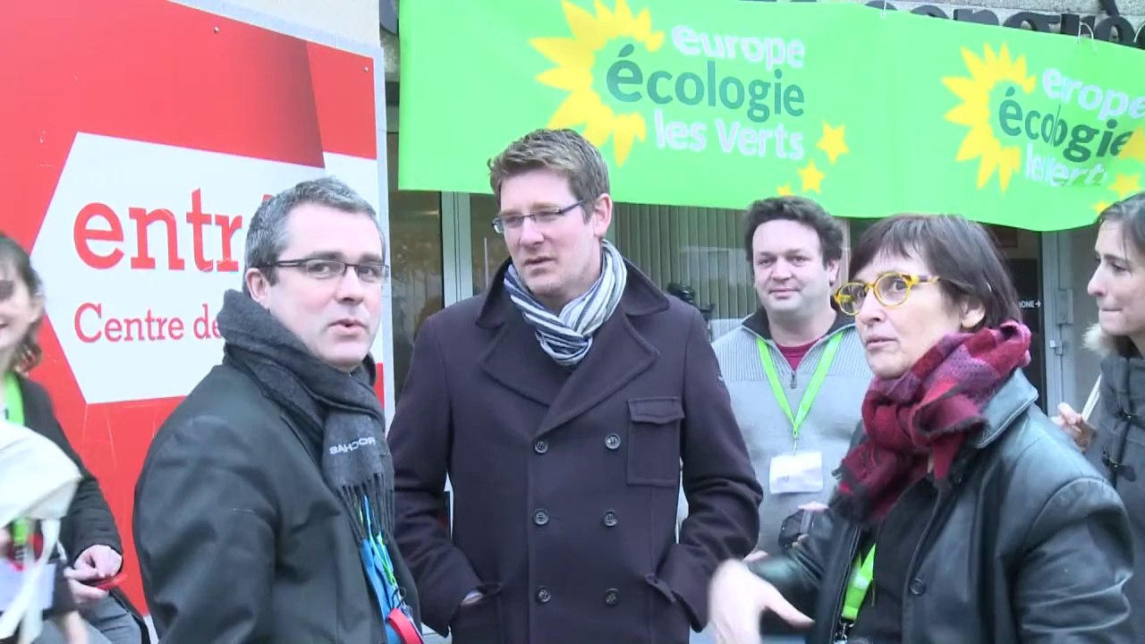 Hollande setzt nach Wahldebakel auf Macher Valls