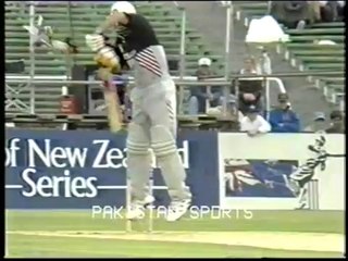 Waqar Younas Best Bowling