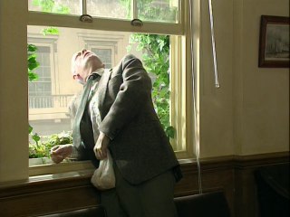 One Foot s05 e03 - Rearranging the Dust