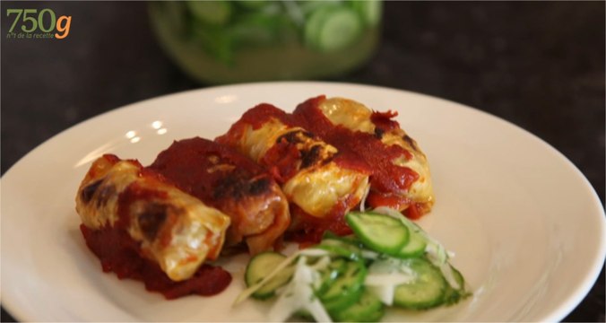 Recette de Gratin de choux farcis à la sauce tomate - 750 Grammes