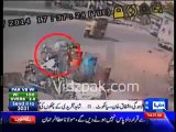 CCTV Footage - Bank Robbery Attempt Foiled by Policeman , 2 dacoits killed