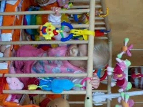 loane se met debout toute seule!