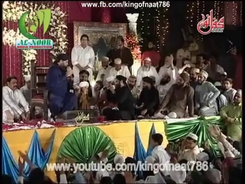Bhar do jholi meri Ya Muhammad (PBUH) Naat by Owais Raza Qadri of Qtv