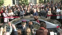 Passage de témoin à Matignon entre Ayrault et Valls