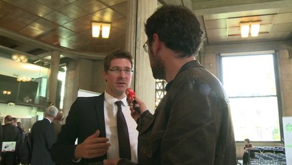 Valls à la place d'Ayrault après la déroute des municipales