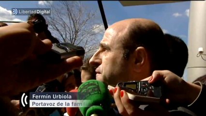 Fermín Urbiola comunica a la prensa la muerte de Adolfo Suárez