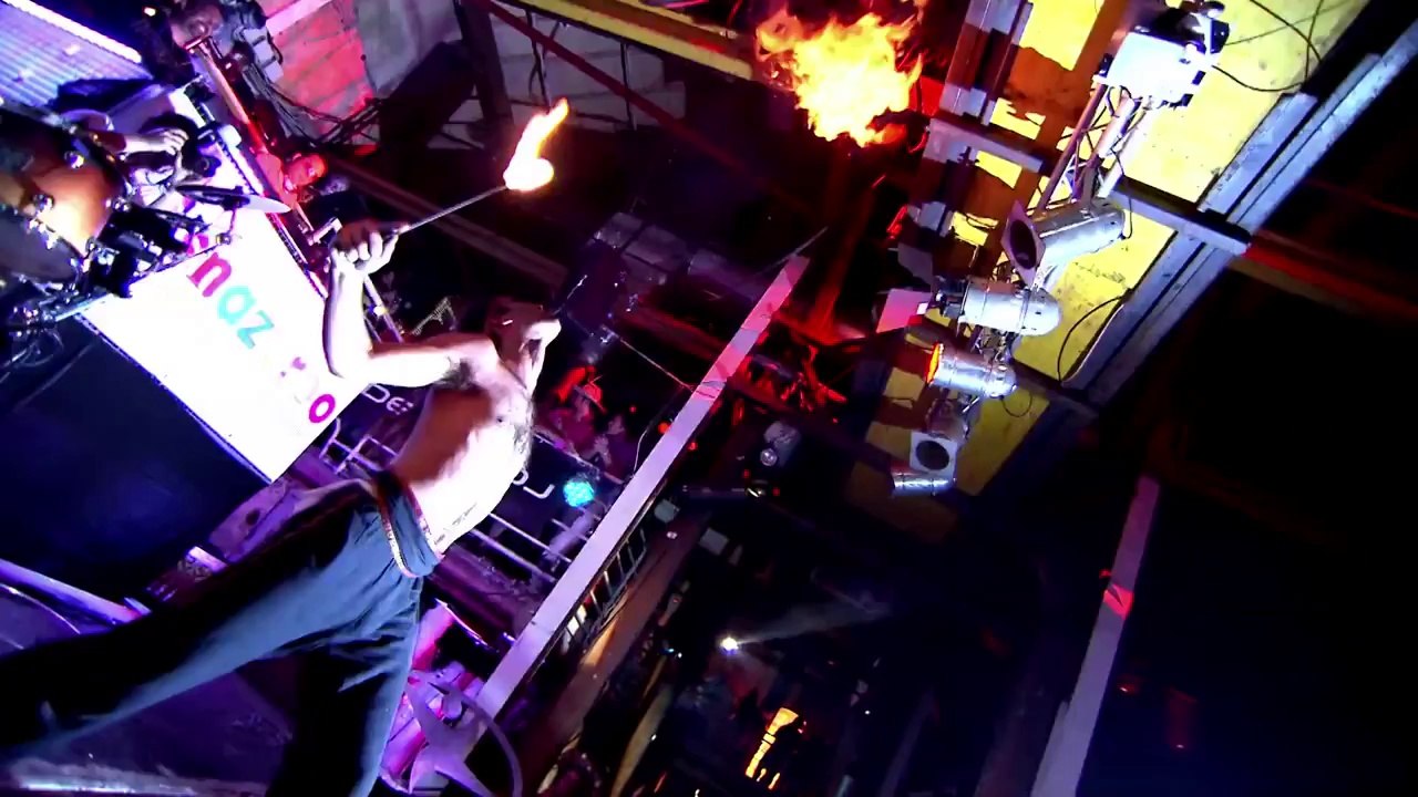 Body.Circus 2011, the surreal ballroom of the WBF