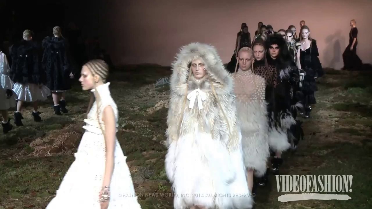 FIRST LOOK: Alexander McQueen Fall 2014 Paris Fashion Week | Videofashion