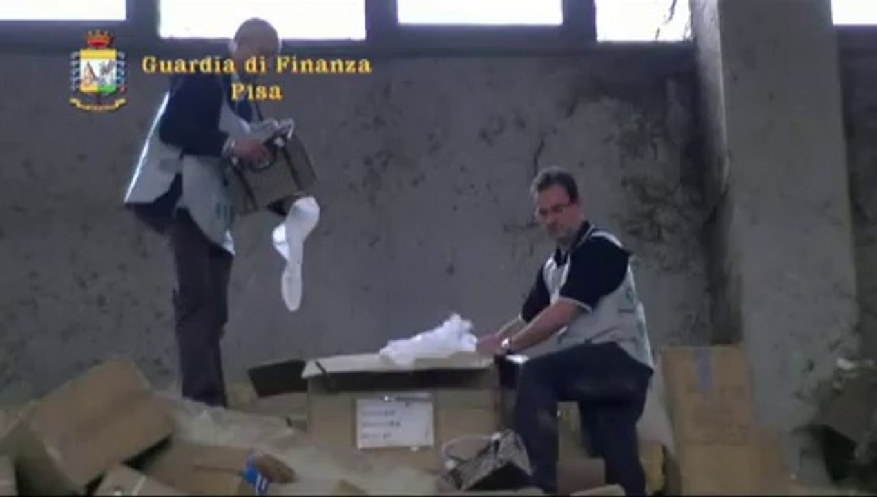 Pisa - Contraffazione, scoperti laboratori cinesi clandestini (01.04.14)
