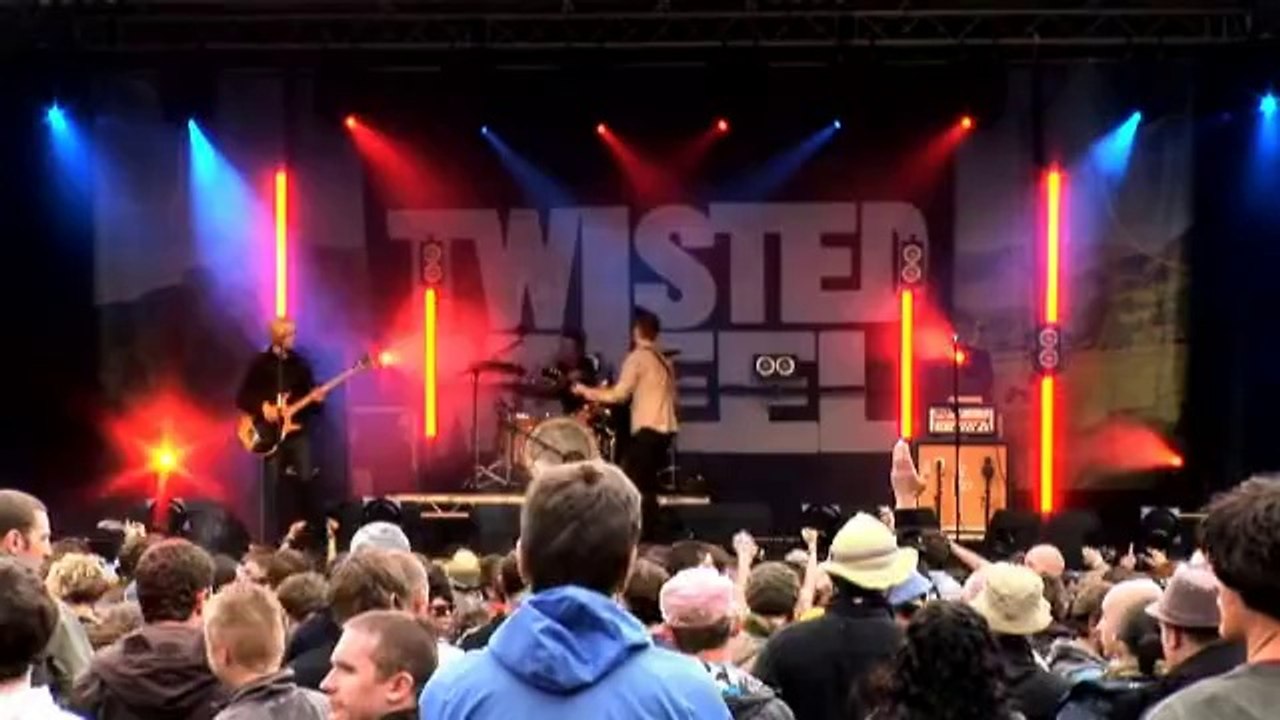 KENDAL CALLING 2009 // Twisted Wheel - Bad Candy