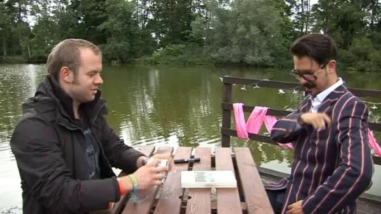 Chris Hodder Magic to Mr B // Live at Kendal Calling 2010