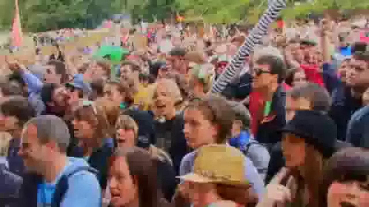 KENDAL CALLING 2009 // The Sunshine Underground - Borders