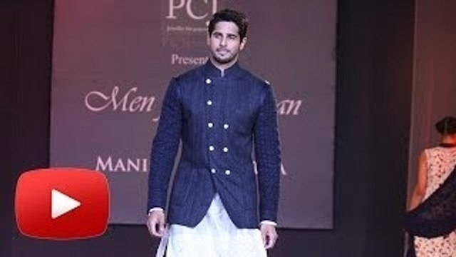 Sidharth Malhotra Walks The Ramp @ Mijwan Fashion Show
