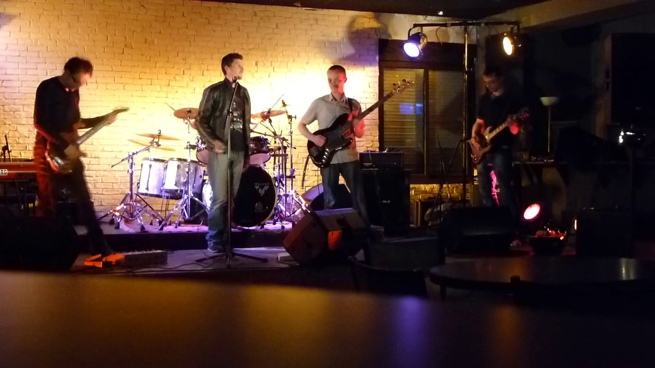 Flying Snails / Artic Monkeys " R U Mine "