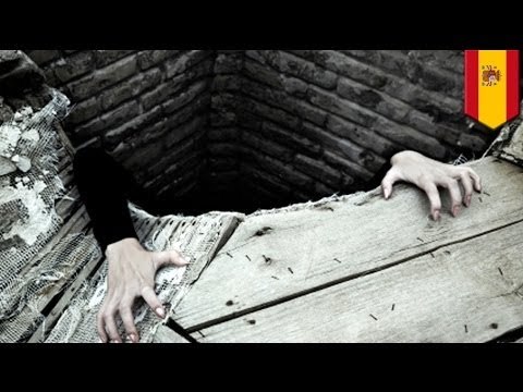 Half-naked Spanish woman falls into well during sex, boyfriend flees