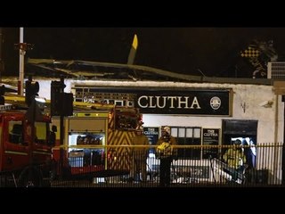 Скачать видео: At least three feared dead after police helicopter crashes into busy Glasgow pub