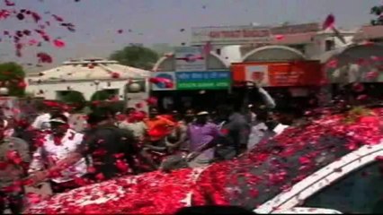 Ra Ga owes paltry Rs 9 lack to mother Sonia