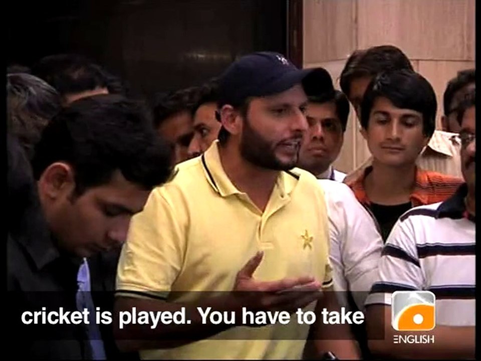 Shahid Afridi Talking to Media After Reaching on Airport From Bangladesh