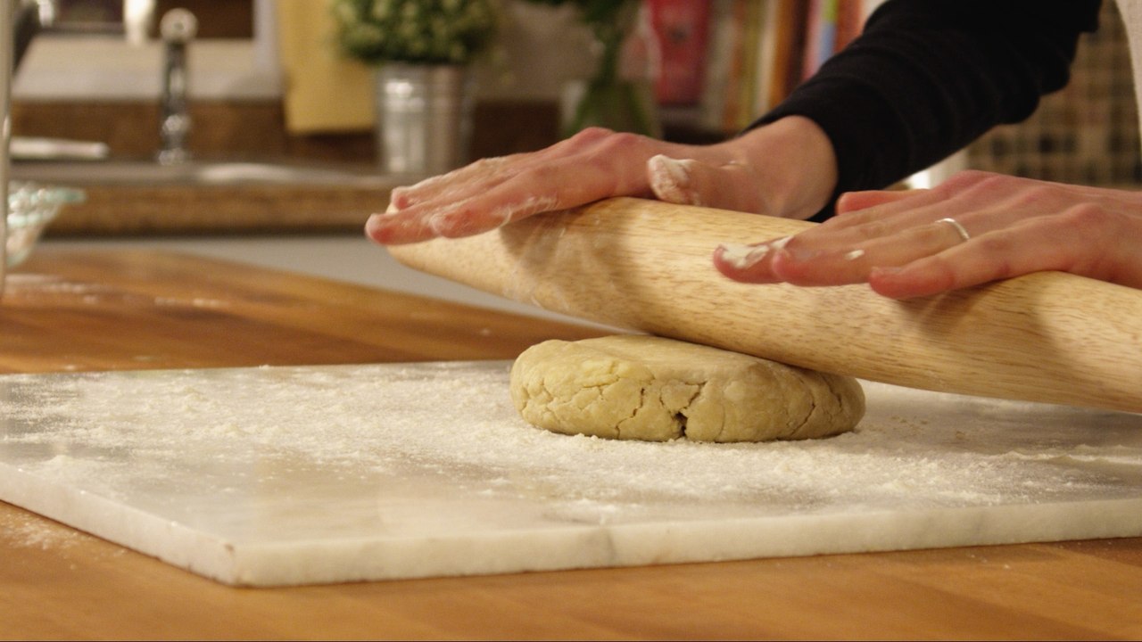 How to keep pie dough cool