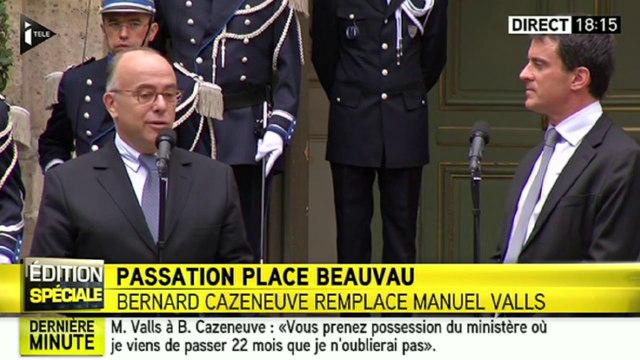 Manuel Valls cède la place à Bernard Cazeneuve à l'intérieur
