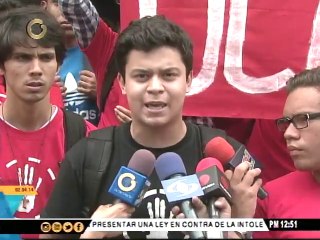 Descargar video: Estudiantes de la UCAB exigen ante el MP liberación de estudiantes detenidos