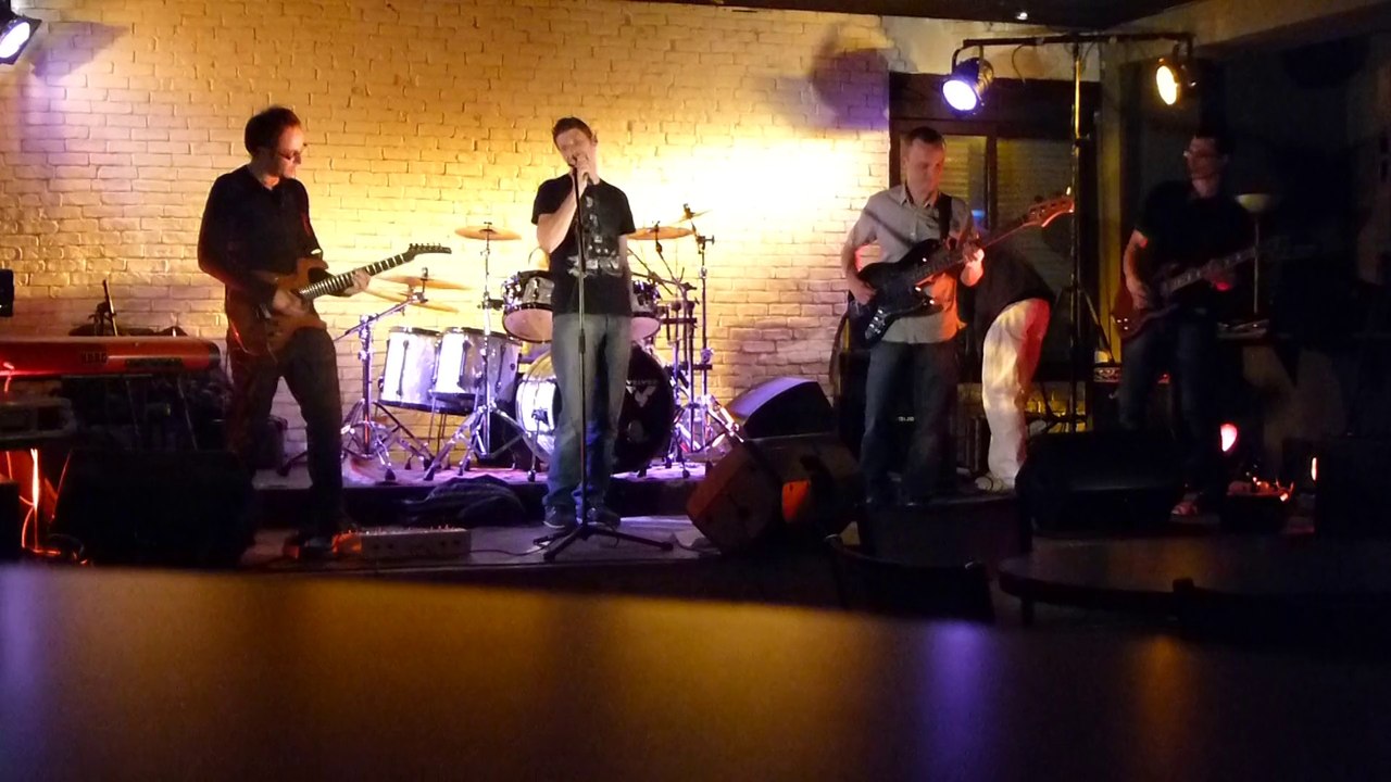 Flying Snails cover Bloc Party " Helicopter " @ Le Blogg 01/04/2014