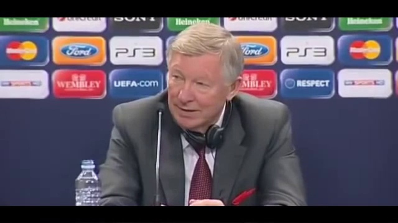 David Moyes Accuses Wayne Rooney Of Blocking Toilet*