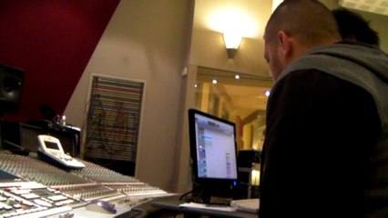 KMKJ ( Karismatik Money Karismatik Junior ) en Studio