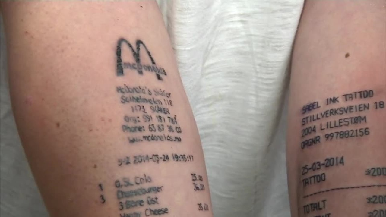 Après McDonald's, il se fait un second tatouage sur le bras