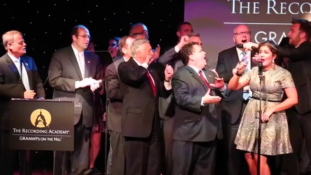 Lawmakers sing and dance at Washington awards show