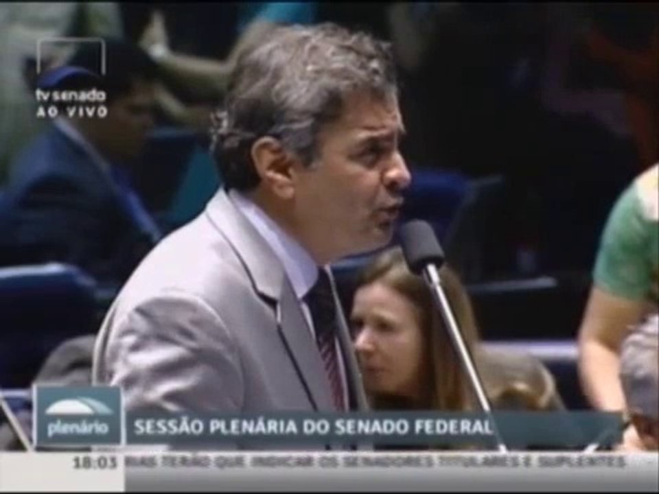 Senador Aécio Neves cobra do governo informações sobre o BNDES