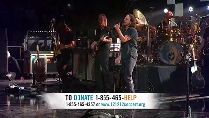 ▶ Roger Waters _ Eddie Vedder_ _Comfortably Numb_ Live at _12-12-12_ The Concert for Sandy Relief _HD_ - YouTube