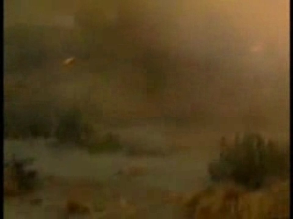 Météorite S'écrasant Dans Le Désert